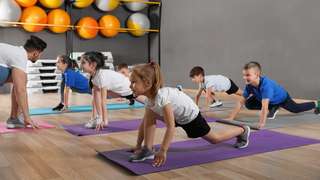 Krafttraining beim Sportunterricht